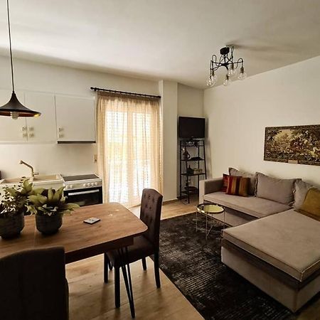 أثينا Modern Apt In The Heart Of Glyfada - Literally!! المظهر الخارجي الصورة