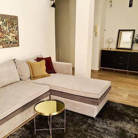 أثينا Modern Apt In The Heart Of Glyfada - Literally!! المظهر الخارجي الصورة