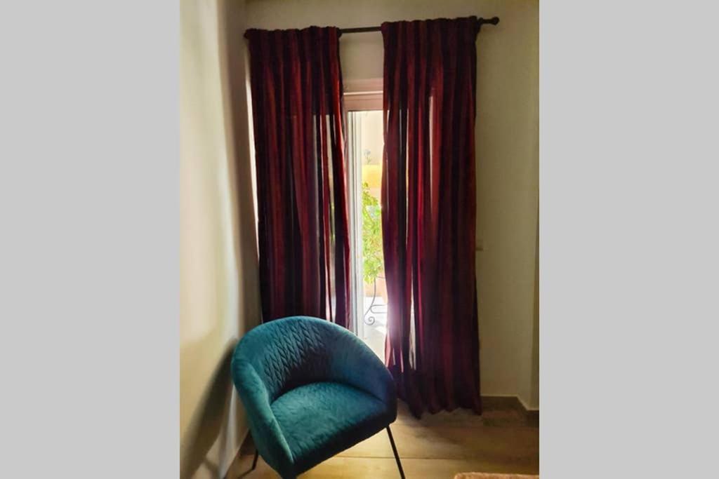 أثينا Modern Apt In The Heart Of Glyfada - Literally!! المظهر الخارجي الصورة